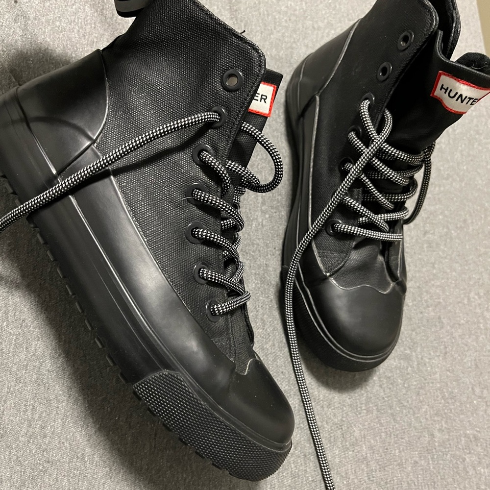 Hunter rain boot sneakers size 7